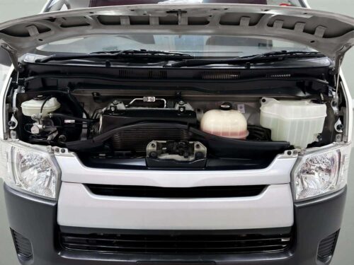 2018-toyota-hiace-3-0-economy-d4d-1d0072v-slide-thumbnail-8