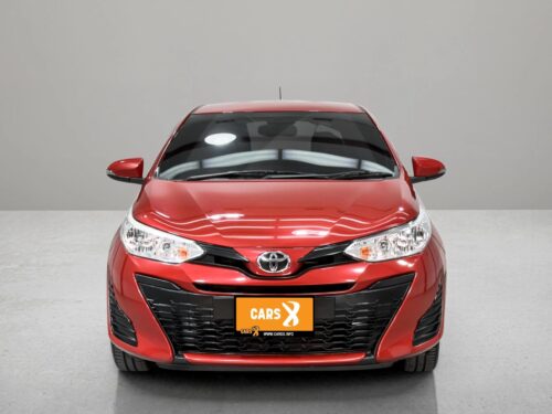 2019-toyota-yaris-1-2-e-1a0061-slide-thumbnail-1