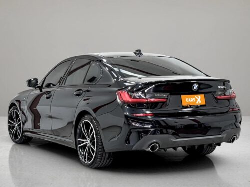 2021-bmw-330e-2-0-m-sport-1p2764-slide-thumbnail-3