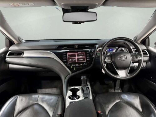 2019-toyota-camry-2-5-hybrid-premium-1n0105-slide-thumbnail-4