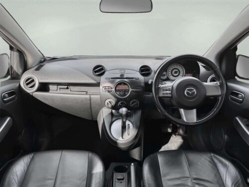 2021-toyota-corolla-cross-1-8-hybrid-premium-1n0111v-slide-thumbnail-4