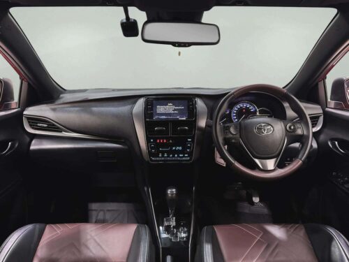 2023-toyota-yaris-1-2-sport-premium-x-urban-1n0108v-slide-thumbnail-4