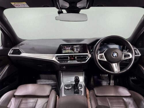2021-bmw-330e-2-0-m-sport-1p2764-slide-thumbnail-4