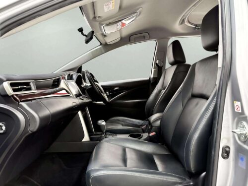 2019-toyota-innova-2-8-crysta-v-1a0055-slide-thumbnail-5