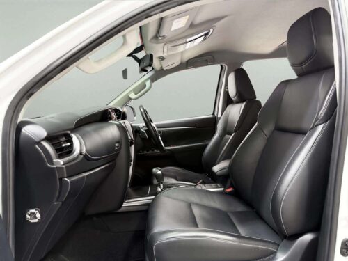 2022-toyota-fortuner-2-4-leader-v-9p1033-slide-thumbnail-5