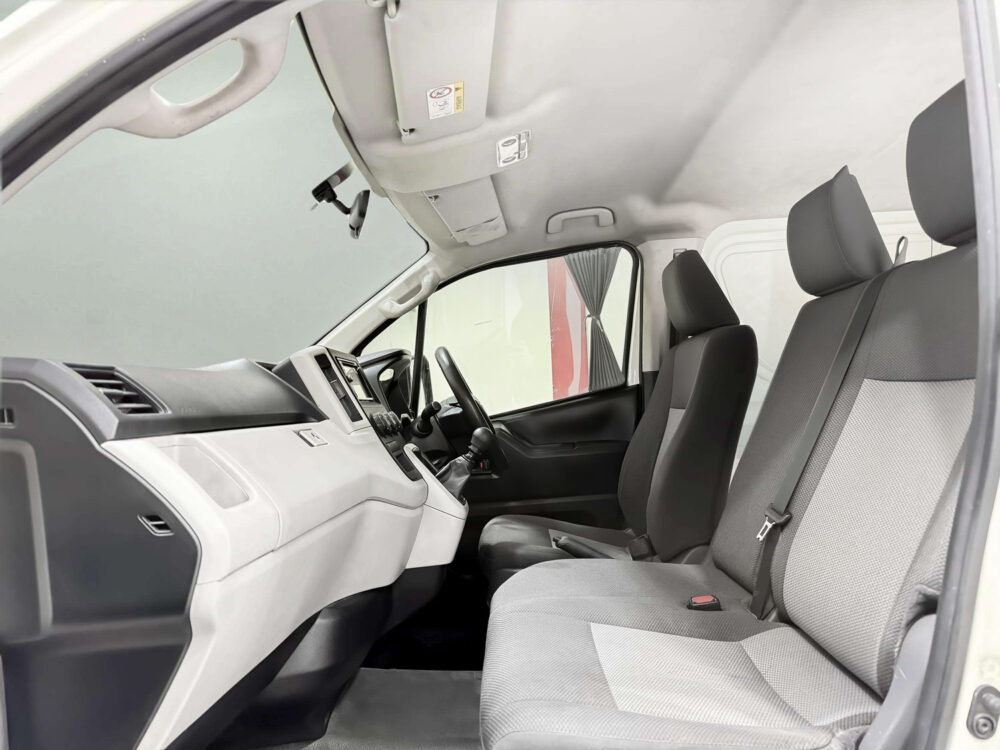 2020 TOYOTA HIACE 2.8 ECO  [1T0042] - 6