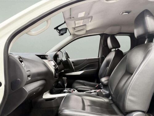 2020-nissan-np300-navara-2-5-calibre-v-king-cab-1c0078-slide-thumbnail-5