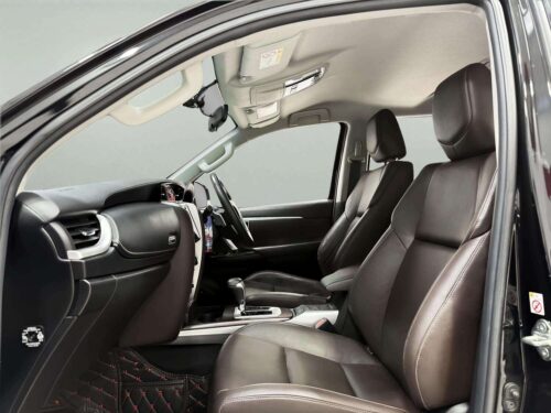 2019-toyota-fortuner-2-4-v-4wd-1n0103-slide-thumbnail-5