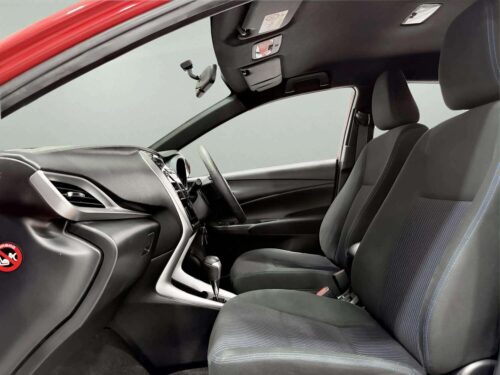 2019-toyota-yaris-1-2-e-1a0061-slide-thumbnail-5