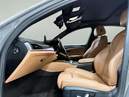 2022-bmw-530e-2-0-m-sport-1p2780-slide-thumbnail-5