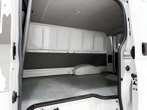 2019-toyota-hiace-2-8-eco-1p2744-slide-thumbnail-6