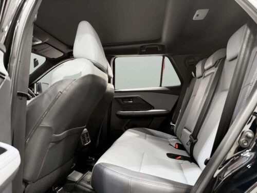 2025-toyota-yaris-cross-1-5-hev-premium-luxury-1p2779v-slide-thumbnail-6