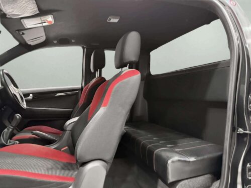 2014-isuzu-d-max-2-5-x-series-z-space-cab-1n0112v-slide-thumbnail-6