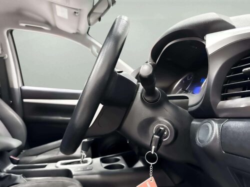 2018-toyota-hilux-revo-2-4-e-prerunner-1p2762-slide-thumbnail-7