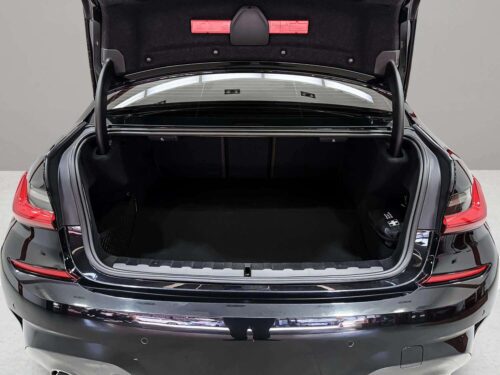 2021-bmw-330e-2-0-m-sport-1p2764-slide-thumbnail-7