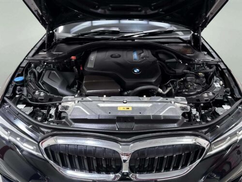 2021-bmw-330e-2-0-m-sport-1p2764-slide-thumbnail-8