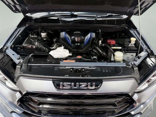 2023-isuzu-mu-x-3-0-phantom-collection-ultimate-4wd-1p2742-slide-thumbnail-8