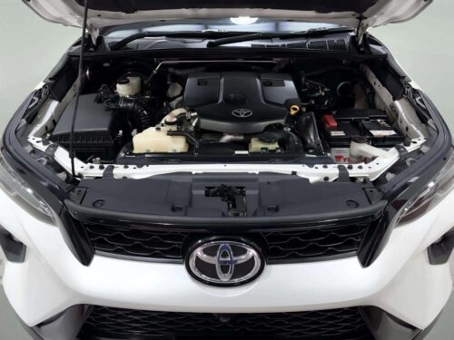2022-toyota-fortuner-2-4-leader-v-9p1033-slide-thumbnail-8