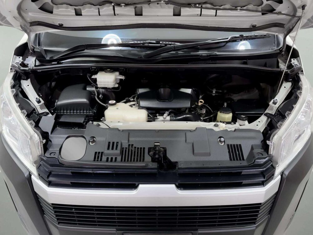 2020 TOYOTA HIACE 2.8 ECO  [1T0042] - 9
