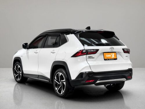 2025-toyota-yaris-cross-1-5-hev-premium-luxury-1a0065v-slide-thumbnail-3