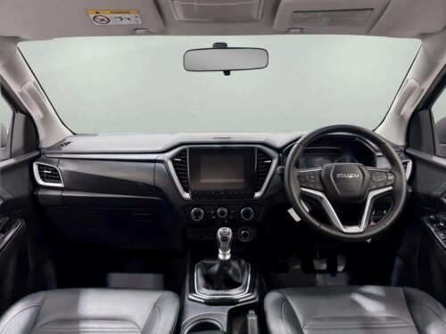 2023-isuzu-d-max-3-0-vcross-z-space-cab-4wd-1d0073-slide-thumbnail-4