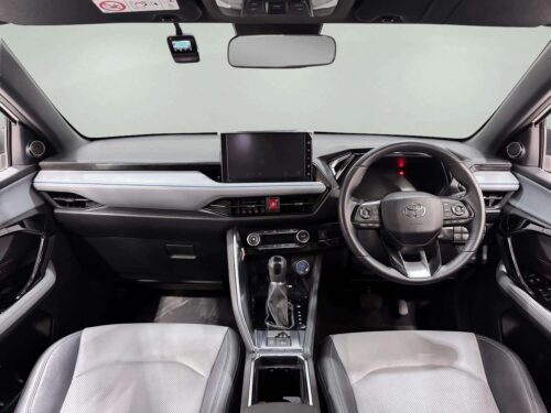 2025-toyota-yaris-cross-1-5-hev-premium-luxury-1a0065v-slide-thumbnail-4