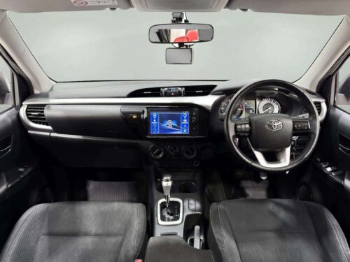 2020-toyota-hilux-revo-2-4-z-edition-mid-double-cab-1p2803-slide-thumbnail-4