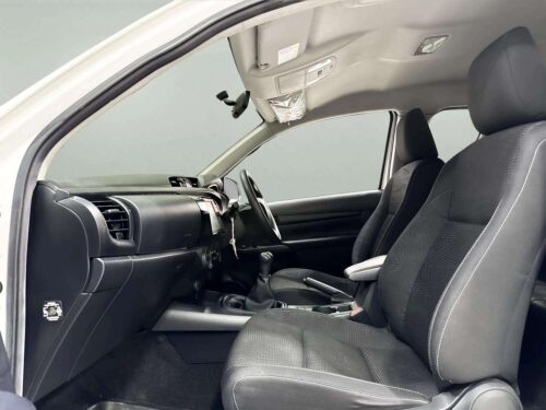 2022-toyota-hilux-revo-2-4-z-edition-entry-smart-cab-1c0108-slide-thumbnail-5