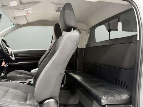 2018-toyota-hilux-revo-2-4-j-plus-smart-cab-1p2815-slide-thumbnail-5