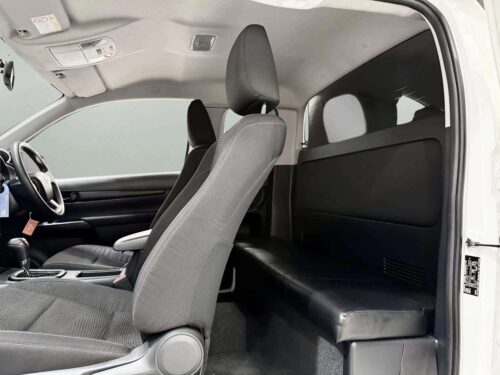 2023-toyota-hilux-revo-2-4-z-edition-entry-smart-cab-1p2772-slide-thumbnail-6