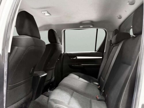 2020-toyota-hilux-revo-2-4-z-edition-mid-double-cab-1p2803-slide-thumbnail-6