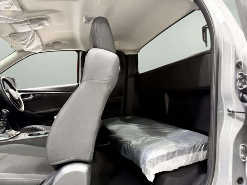 2025-isuzu-d-max-2-2-l-space-cab-1c0093-slide-thumbnail-6