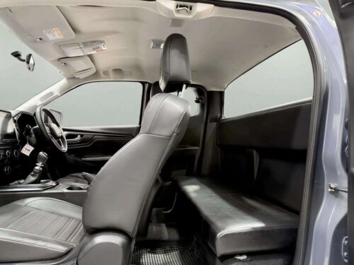 2023-isuzu-d-max-3-0-vcross-z-space-cab-4wd-1d0073-slide-thumbnail-6