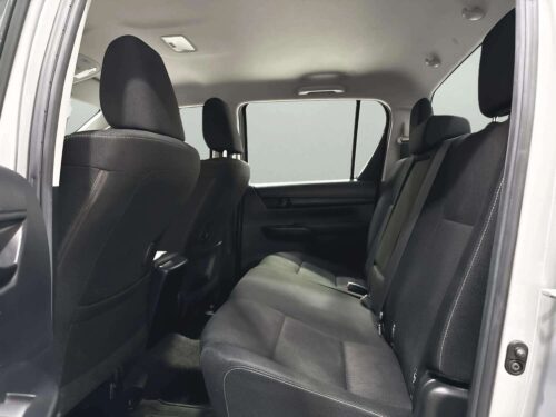 2019-toyota-hilux-revo-2-4-j-plus-double-cab-1p2805-slide-thumbnail-6