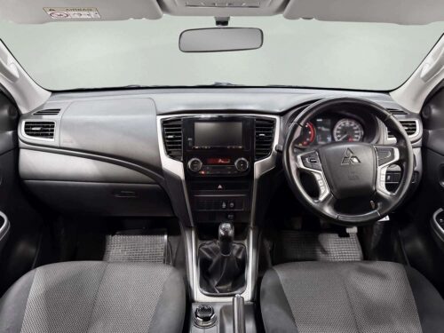 2020-mitsubishi-triton-2-4-gls-double-cab-4wd-1p2836-slide-thumbnail-4