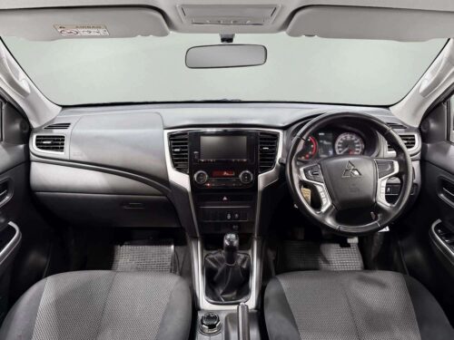 2020-mitsubishi-triton-2-4-gls-double-cab-4wd-1p2835-slide-thumbnail-3