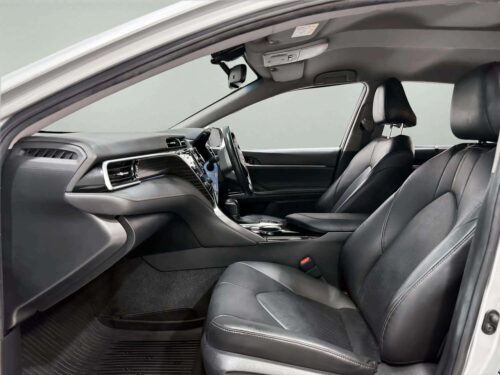 2020-toyota-camry-2-0-g-1c0107-slide-thumbnail-5