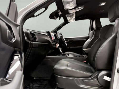 2025-isuzu-d-max-2-2-hi-lander-m-cab-4-1c0100-slide-thumbnail-5