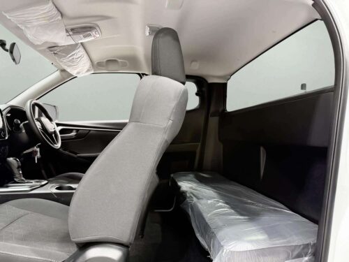 2025-isuzu-d-max-2-2-l-space-cab-1p2812-slide-thumbnail-6