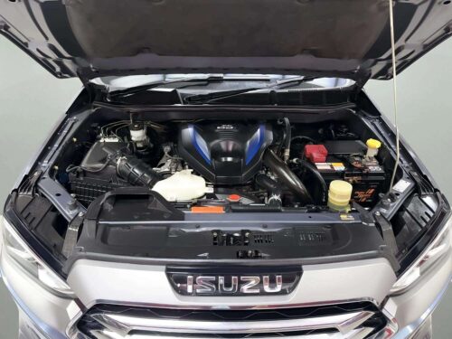 2022-isuzu-mu-x-3-0-ultimate-1n0131v-slide-thumbnail-8