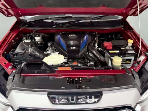 2021-isuzu-mu-x-3-0-ultimate-1p2799-slide-thumbnail-8