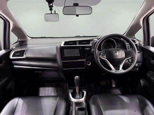 2018-honda-jazz-1-5-v-plus-1s1391v-slide-thumbnail-4