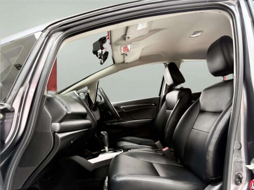 2018-honda-jazz-1-5-v-plus-1s1391v-slide-thumbnail-5