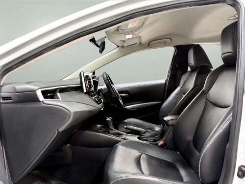 2021-toyota-corolla-altis-1-6-g-1t0068-slide-thumbnail-5