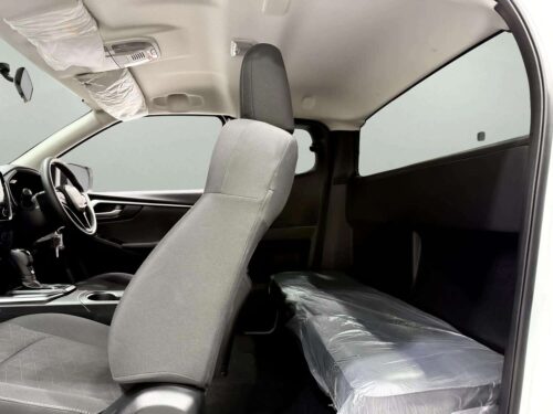 2025-isuzu-d-max-2-2-l-space-cab-1t0061-slide-thumbnail-6