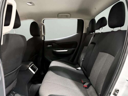 2020-mitsubishi-triton-2-4-gls-double-cab-4wd-1p2836-slide-thumbnail-6