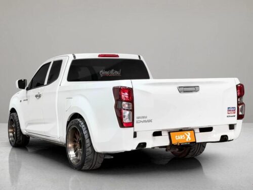 2022-isuzu-d-max-1-9-s-space-cab-1s1398v-slide-thumbnail-3