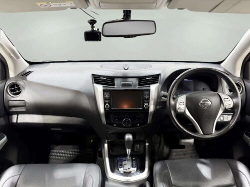 2020-nissan-np300-navara-2-5-calibre-v-double-cab-1n0135-slide-thumbnail-4