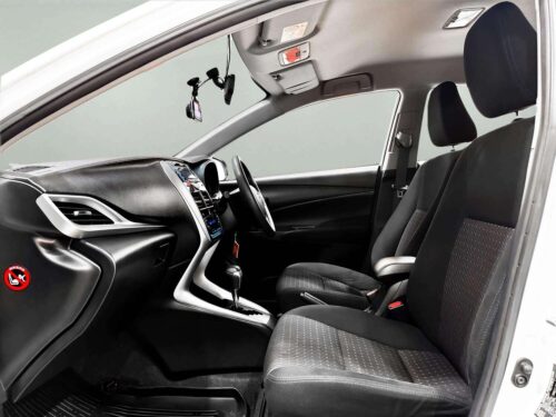 2019-toyota-yaris-ativ-1-2-e-1s1402v-slide-thumbnail-5