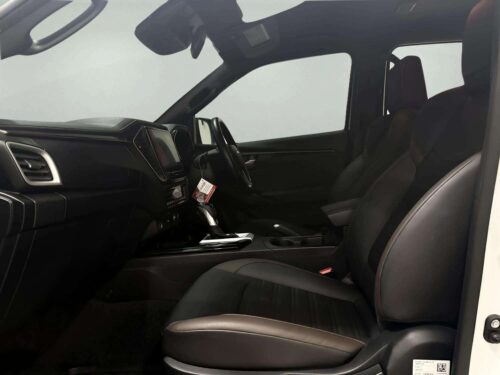 2023-isuzu-d-max-3-0-vcross-m-cab-4-4wd-1a0091-slide-thumbnail-5